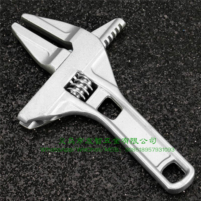 200mm aluminum alloy short handle large open adjustable wrench.